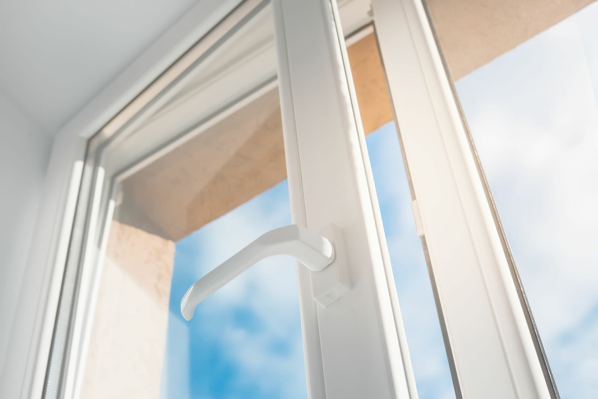 Schwachstelle Kellerfenster - Fenstersicherheit & Alarmanlage