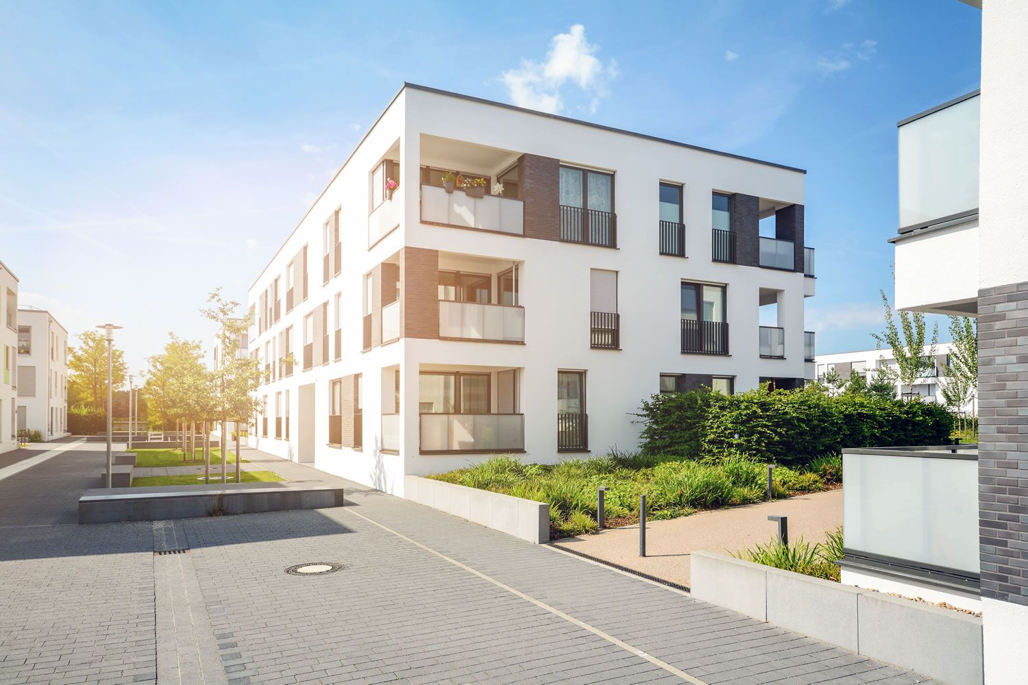 Unsere Lösungen für Wohnungsunternehmen Verantwortungsvolle Verwaltung und kostenoptimierte Bewirtschaftung von Immobilien inkl. Sicherheitstechnik